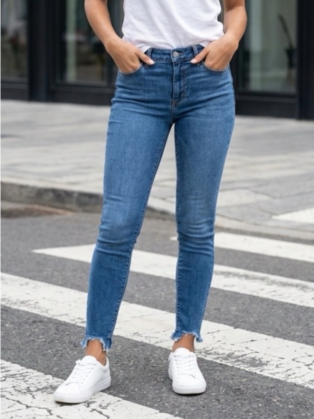GAP High-Rise Skinny Jeans in Medium Blue Wash